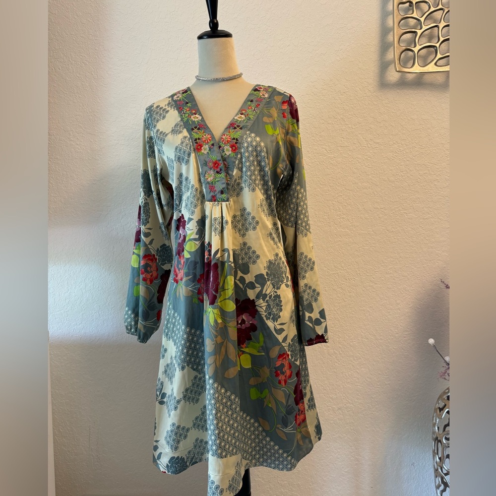 Beautiful Floral Dress by Flamenco, size tag cut see measurements